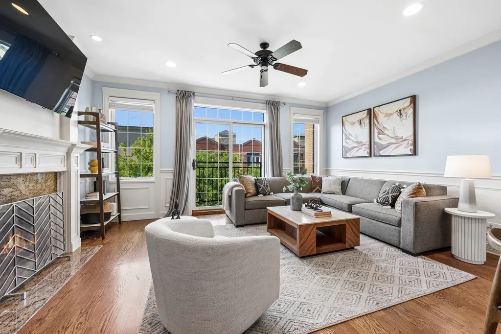 843 West Diversey Parkway Chicago IL 60614