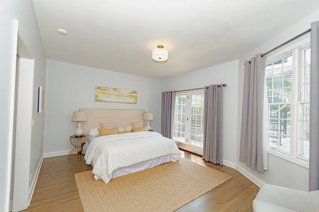 2043 West Saint Paul Avenue Chicago IL 60647