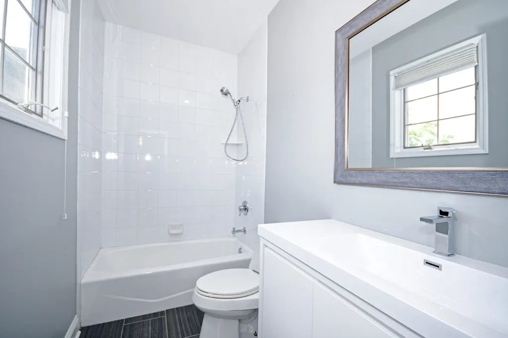 2043 West Saint Paul Avenue Chicago IL 60647