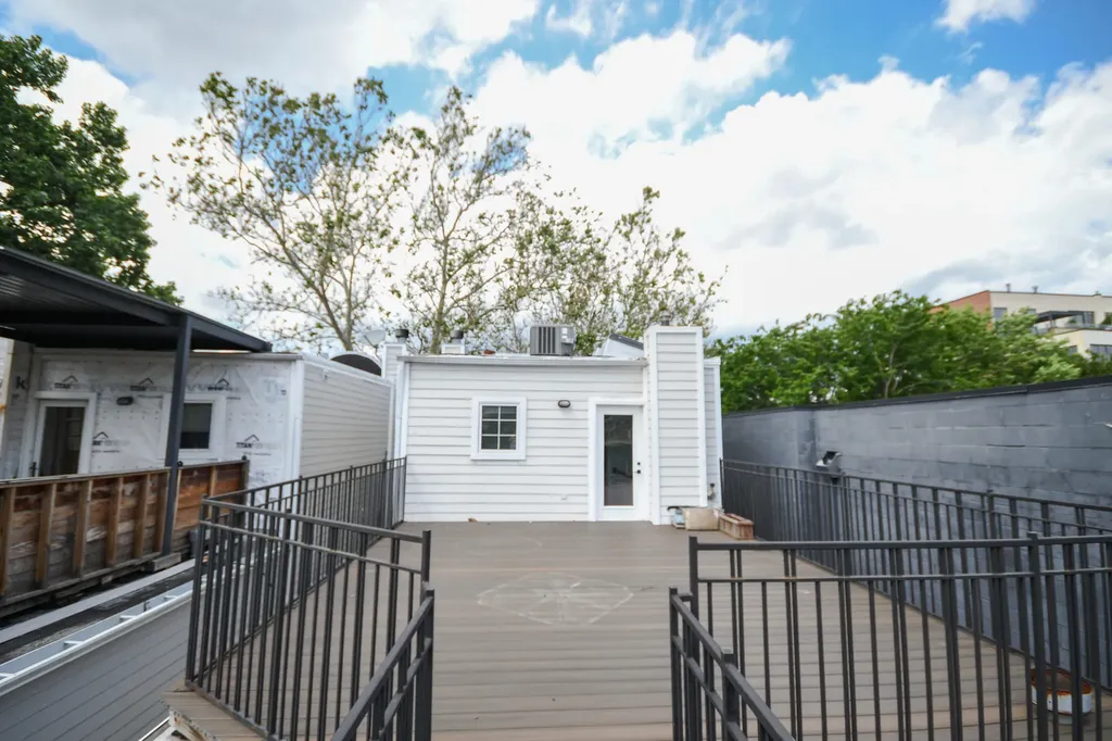 2043 West Saint Paul Avenue Chicago IL 60647