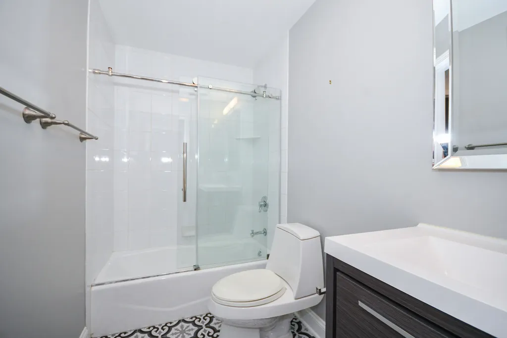 2043 West Saint Paul Avenue Chicago IL 60647
