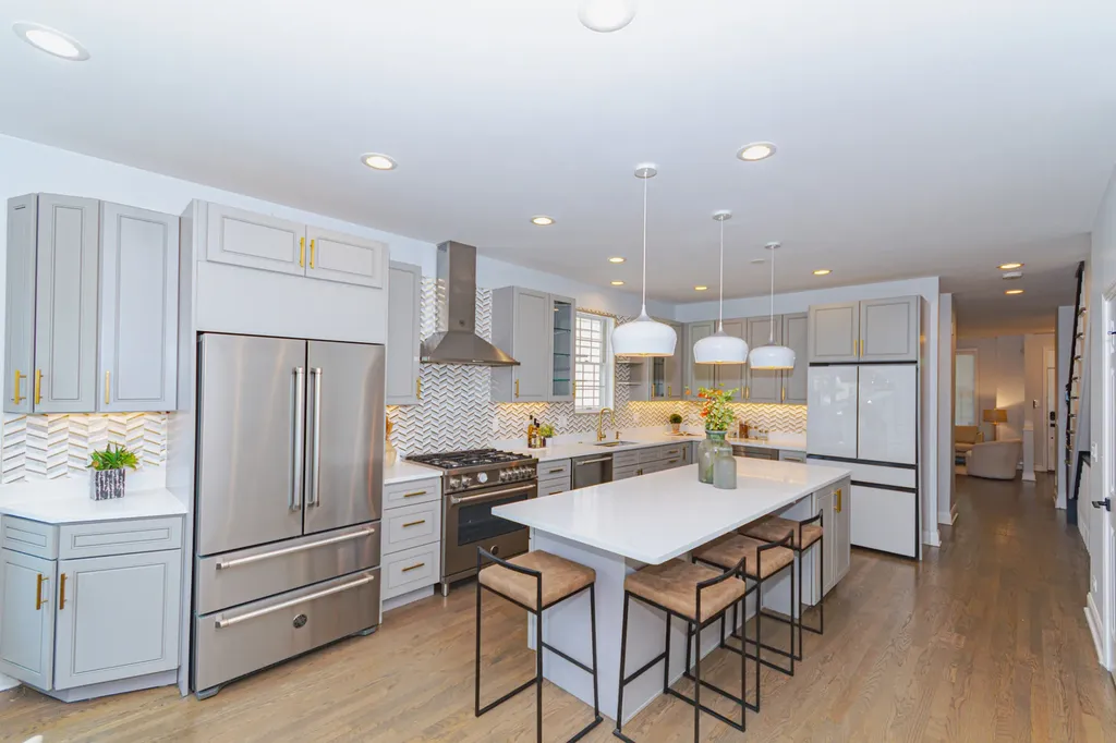2043 West Saint Paul Avenue Chicago IL 60647