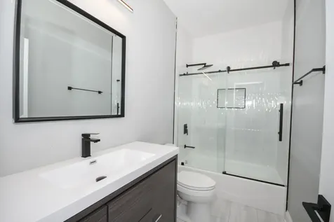 2043 West Saint Paul Avenue Chicago IL 60647