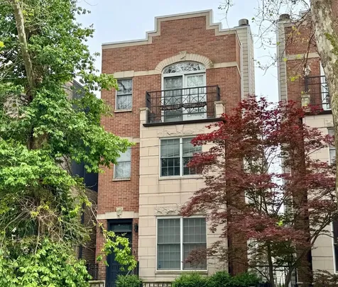 2043 West Saint Paul Avenue Chicago IL 60647