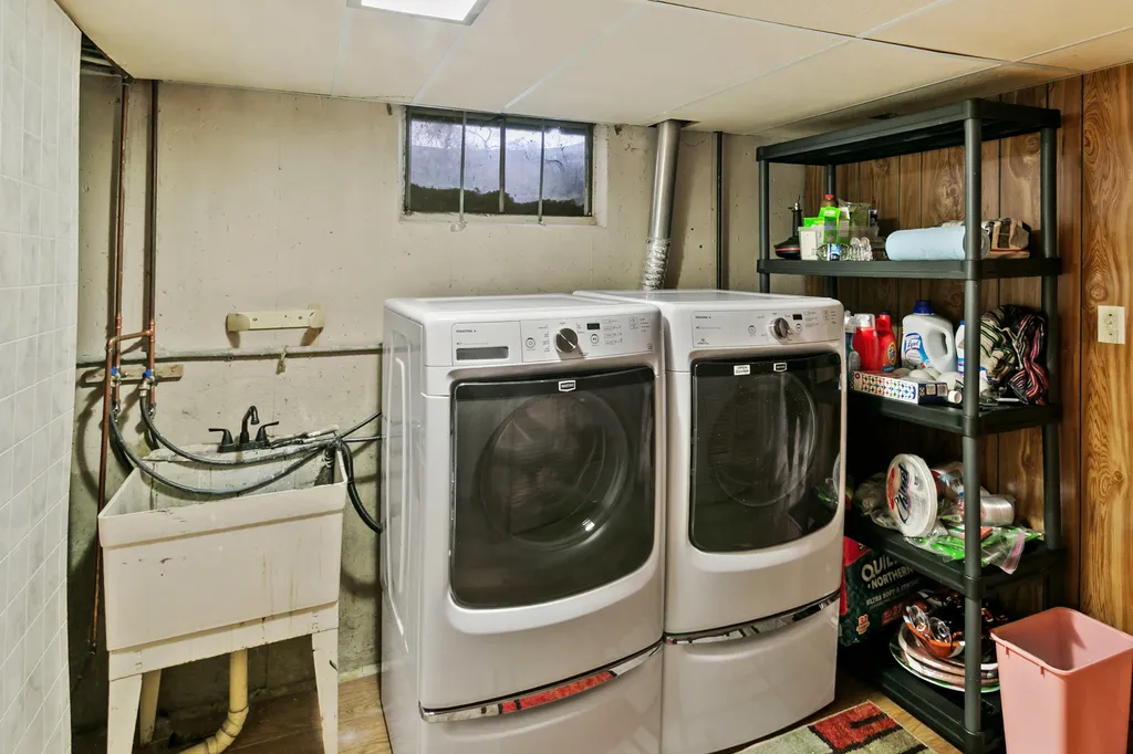 1870 Elizabeth Lane Aurora IL 60505