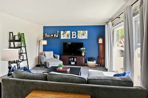 1870 Elizabeth Lane Aurora IL 60505
