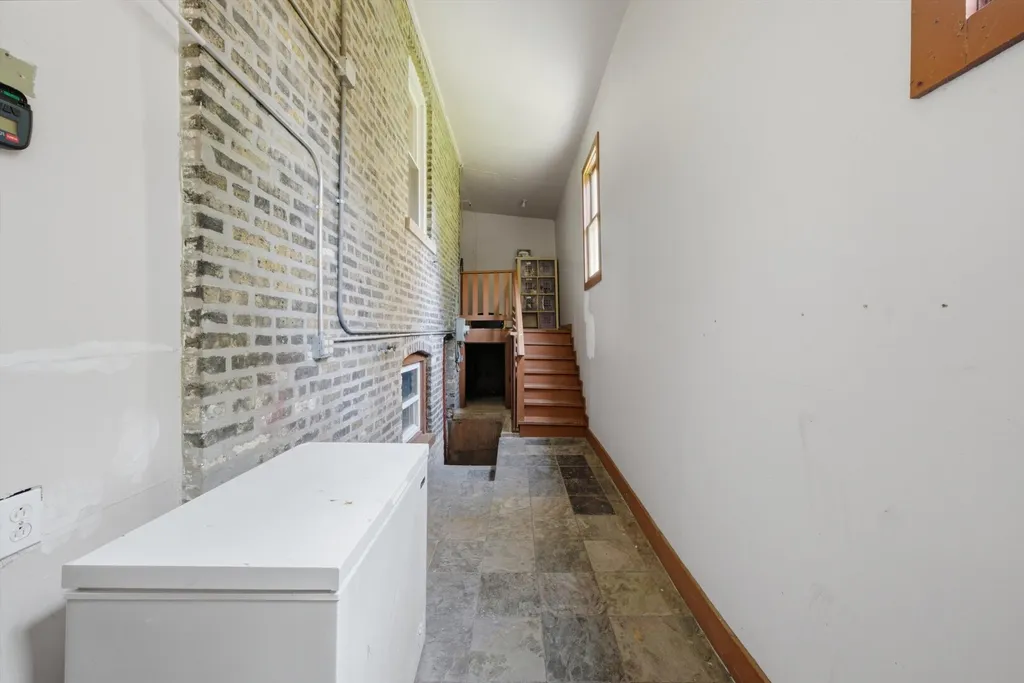 2223 North Kimball Avenue Chicago IL 60647