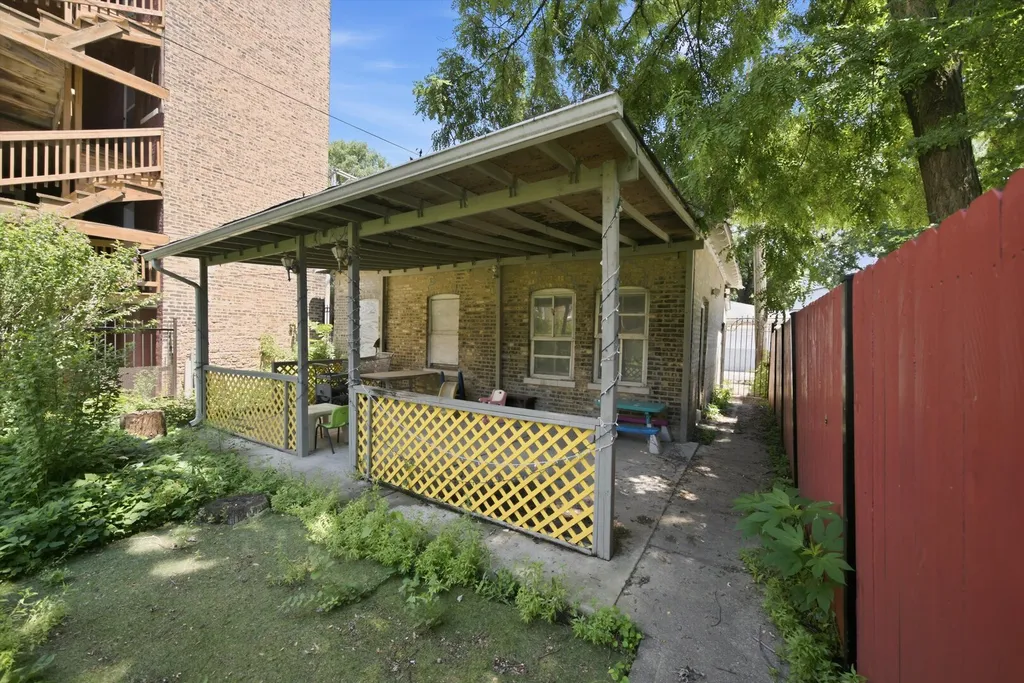 2223 North Kimball Avenue Chicago IL 60647
