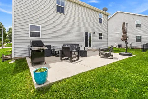 2341 Mayfield Drive Montgomery IL 60538