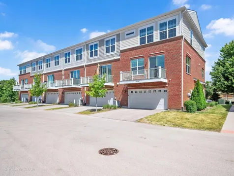 2939 Reflection Drive Naperville IL 60564