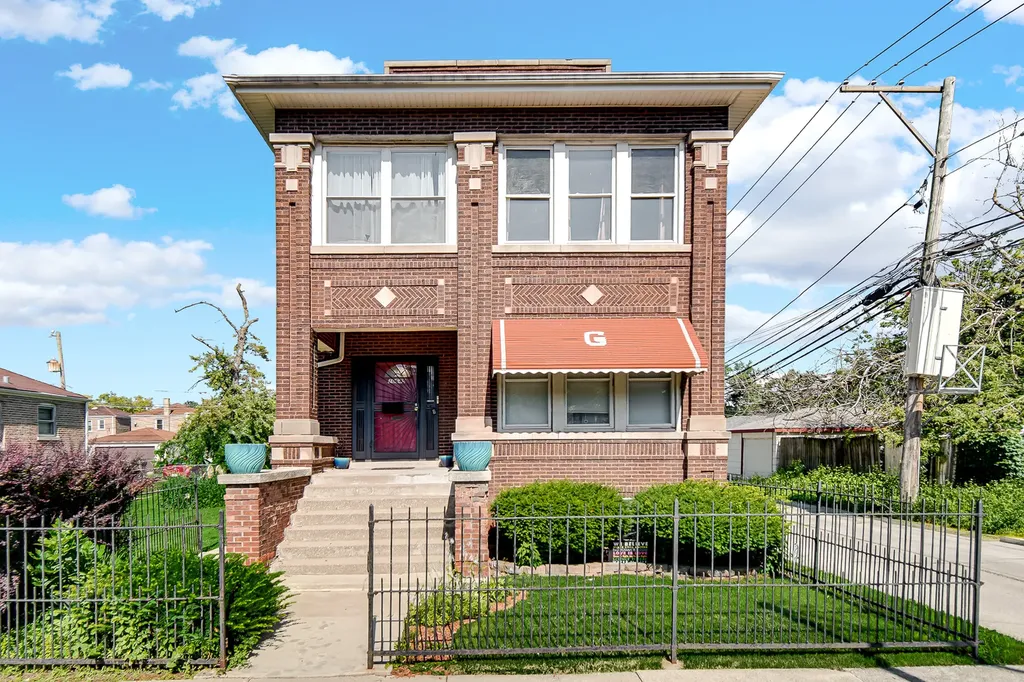 10645 South Prairie Avenue Chicago IL 60628