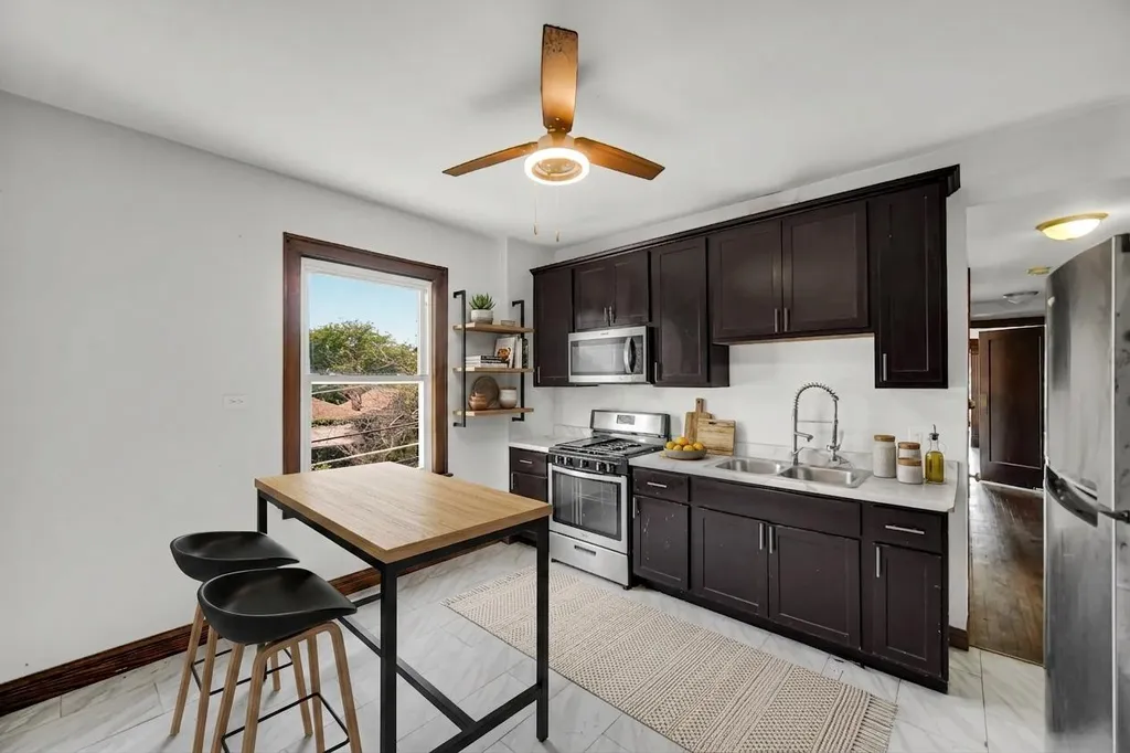 10645 South Prairie Avenue Chicago IL 60628