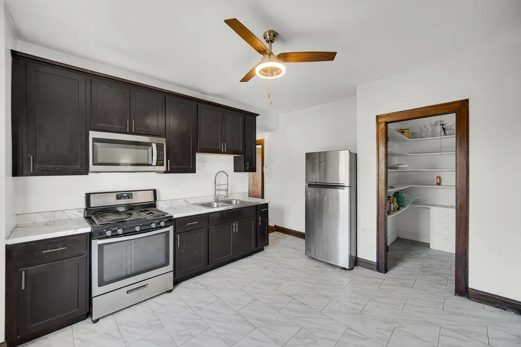 10645 South Prairie Avenue Chicago IL 60628