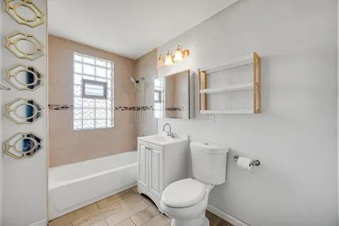 10645 South Prairie Avenue Chicago IL 60628