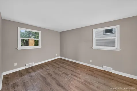 314 North Cresthill Avenue Mchenry IL 60051