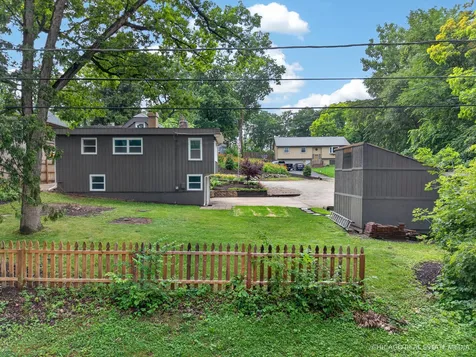 314 North Cresthill Avenue Mchenry IL 60051
