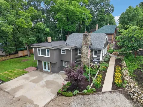 314 North Cresthill Avenue Mchenry IL 60051