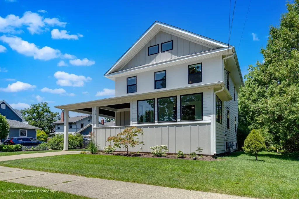 107 East Jefferson Avenue Wheaton IL 60187