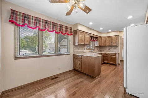 110 Villa Way Bloomingdale IL 60108