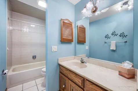 110 Villa Way Bloomingdale IL 60108