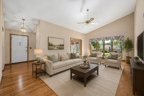 110 Villa Way Bloomingdale IL 60108