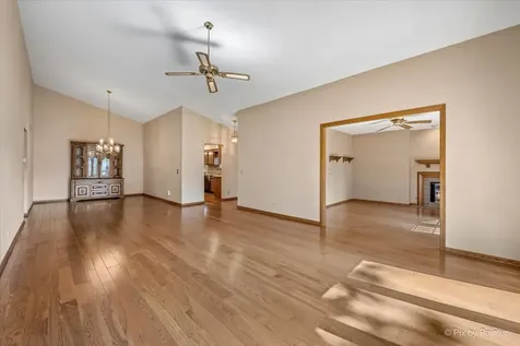110 Villa Way Bloomingdale IL 60108