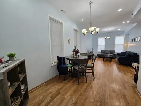 1245 North Cleaver Street Chicago IL 60642