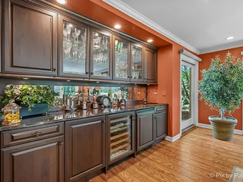 1986 Camphill Circle Inverness IL 60067