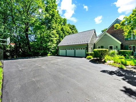 1986 Camphill Circle Inverness IL 60067