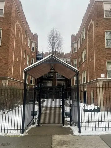 1657 West Pratt Boulevard Chicago IL 60626