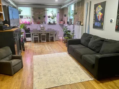 1657 West Pratt Boulevard Chicago IL 60626