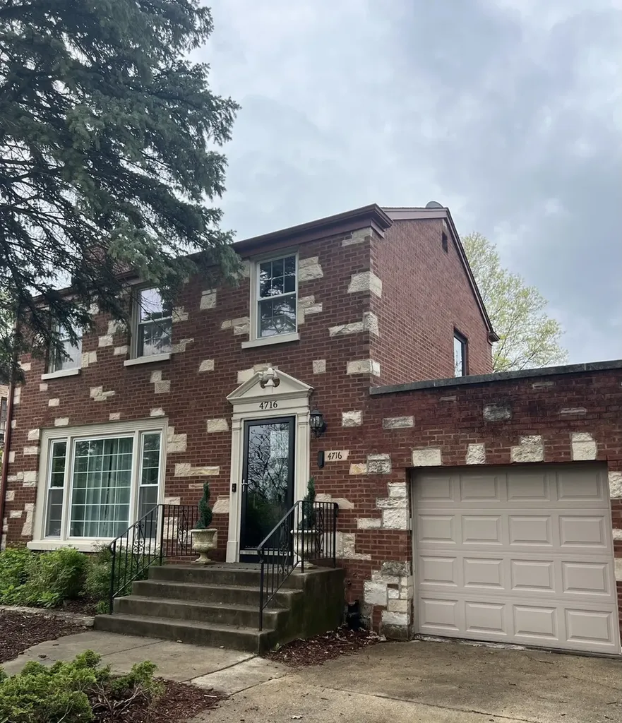 4716 Wolf Road Western Springs IL 60558