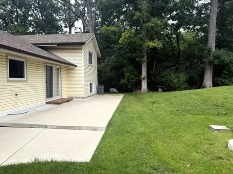 209 Rivers Drive Lake Bluff IL 60044