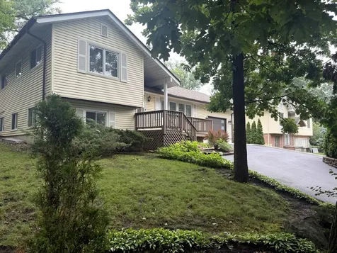 209 Rivers Drive Lake Bluff IL 60044