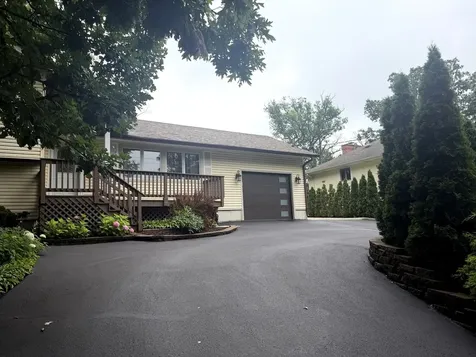 209 Rivers Drive Lake Bluff IL 60044