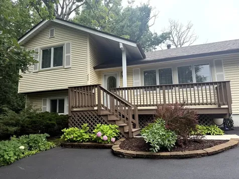 209 Rivers Drive Lake Bluff IL 60044