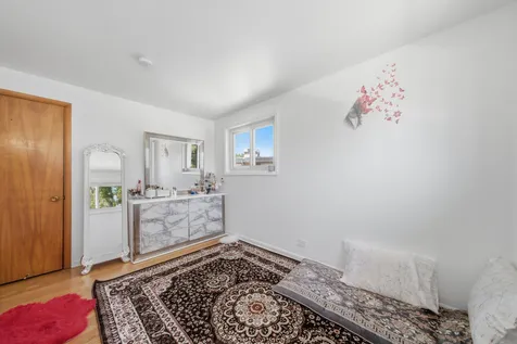 8663 Gregory Lane Des Plaines IL 60016