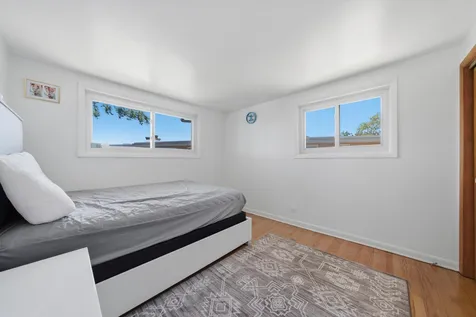 8663 Gregory Lane Des Plaines IL 60016