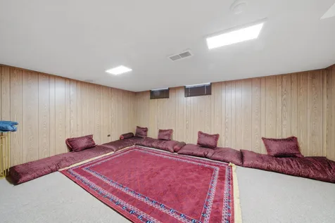 8663 Gregory Lane Des Plaines IL 60016