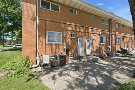 8663 Gregory Lane Des Plaines IL 60016