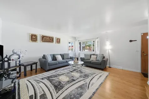 8663 Gregory Lane Des Plaines IL 60016