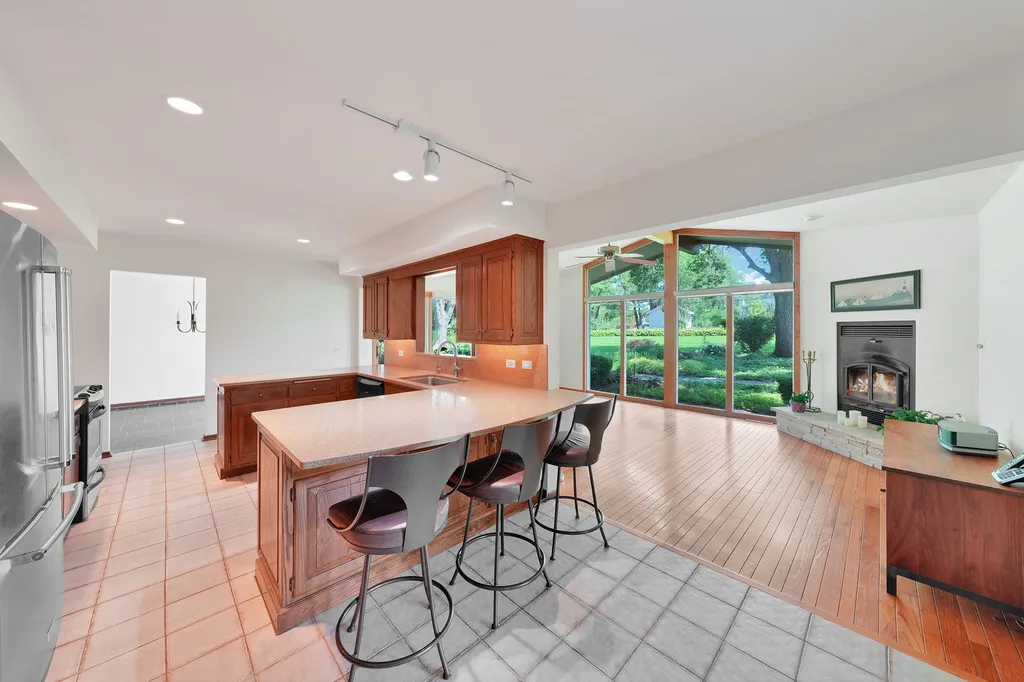 22W333 Glen Park Road Glen Ellyn IL 60137