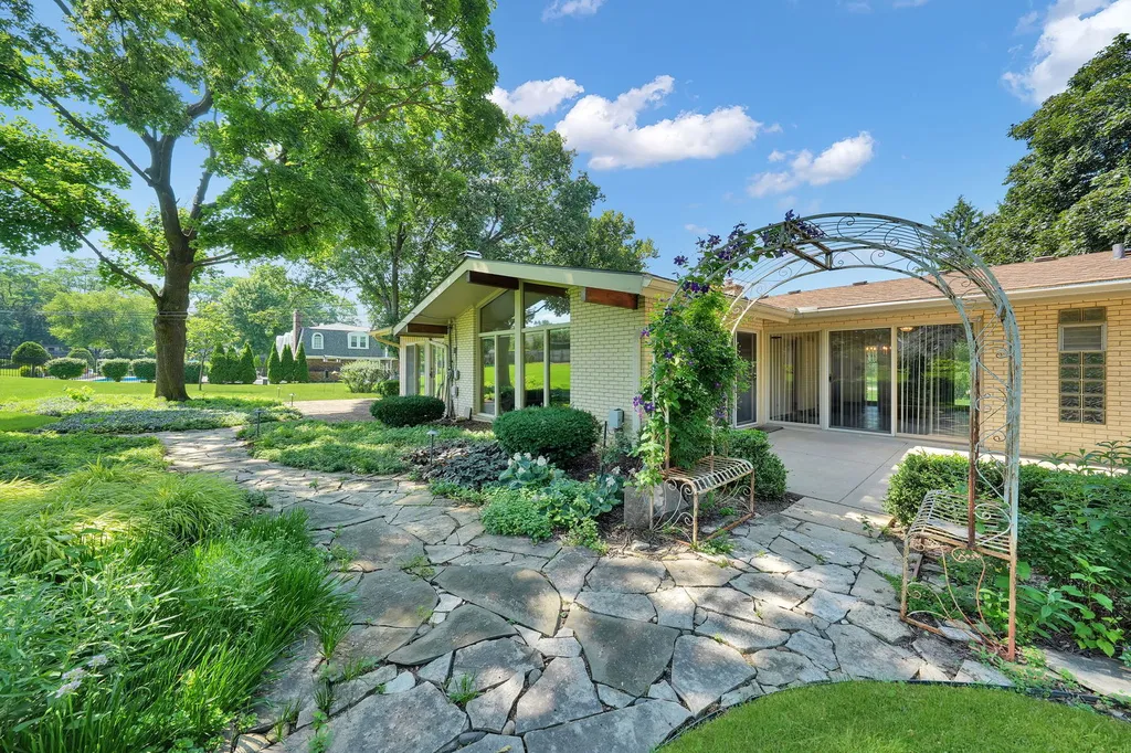 22W333 Glen Park Road Glen Ellyn IL 60137