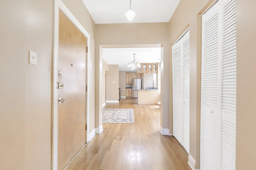 1747 West Pratt Boulevard Chicago IL 60626
