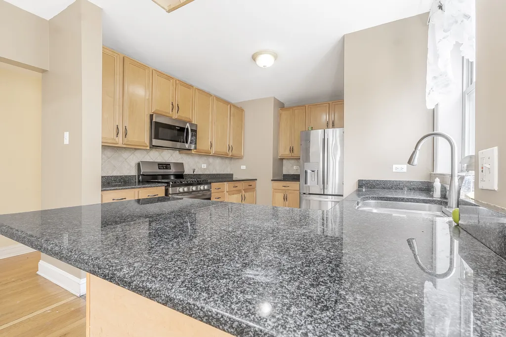 1747 West Pratt Boulevard Chicago IL 60626