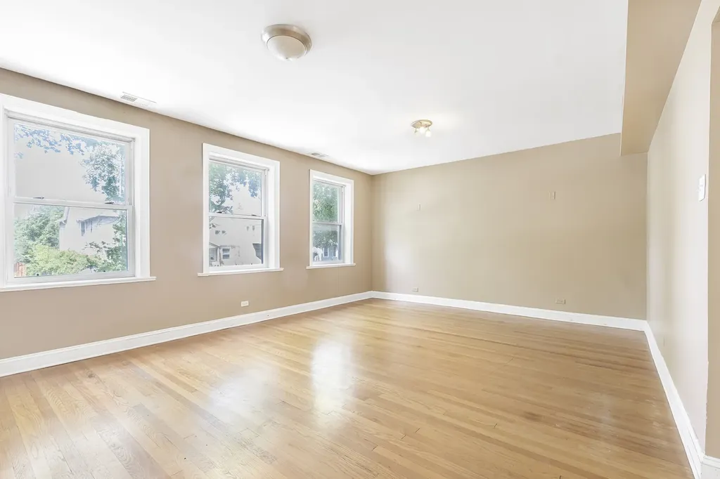 1747 West Pratt Boulevard Chicago IL 60626