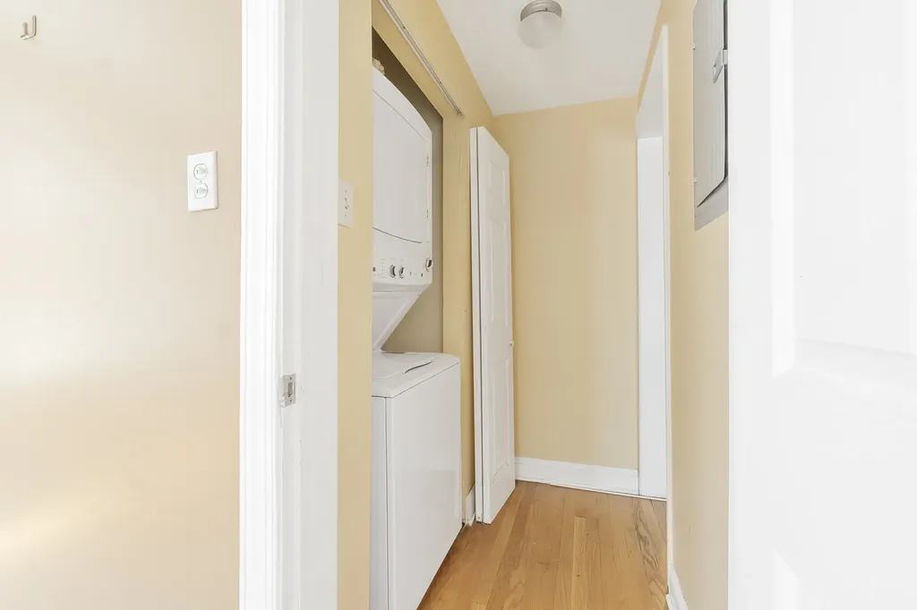 1747 West Pratt Boulevard Chicago IL 60626