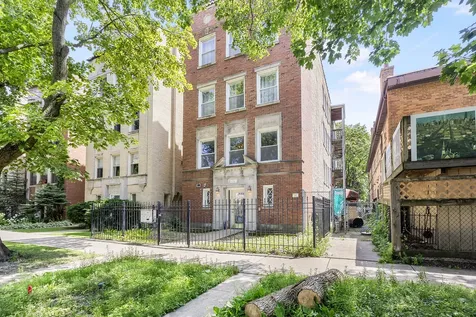 1747 West Pratt Boulevard Chicago IL 60626