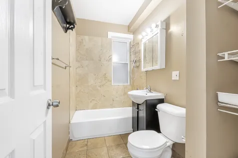 1747 West Pratt Boulevard Chicago IL 60626