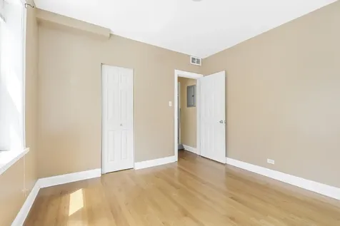 1747 West Pratt Boulevard Chicago IL 60626
